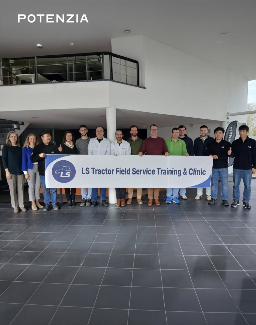 El equipo de Potenzia recibe formación técnica en la gama LS Tractor